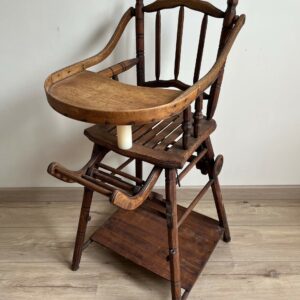 Chaise haute en bois