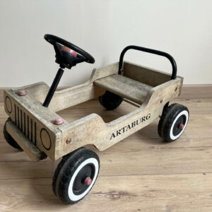 Voiture en bois Artaburg